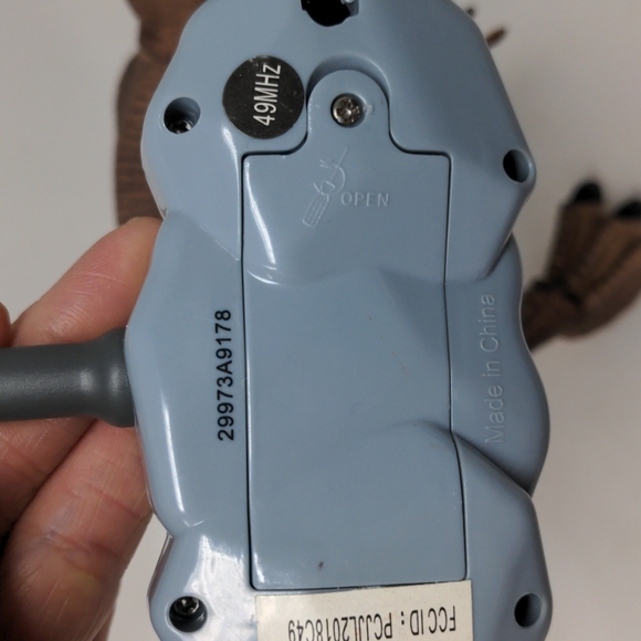 Sharper Image Remote Control T-Rex - Picture 9 of 9